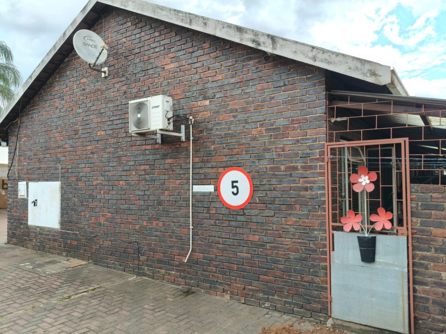 2 Bedroom Property for Sale in Rustenburg Central North West